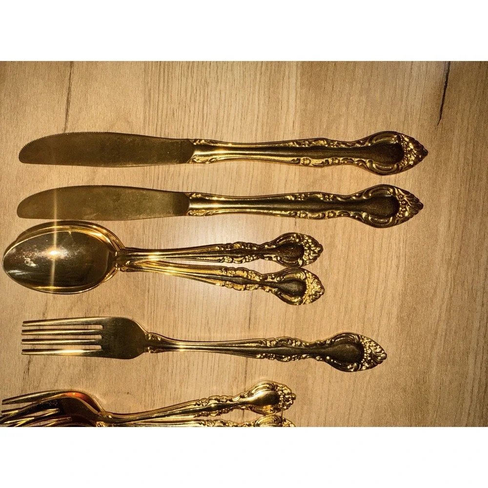 Supreme Cutlery Japan Gold Electroplated Stainless Flatware Shell Pattern 16 Pcs
